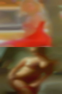 Here's sexy girls a game for you!!